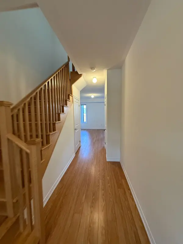 39 Tamworth TER, Barrie, ON L9S 2Z8