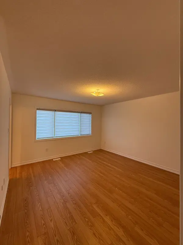 39 Tamworth TER, Barrie, ON L9S 2Z8