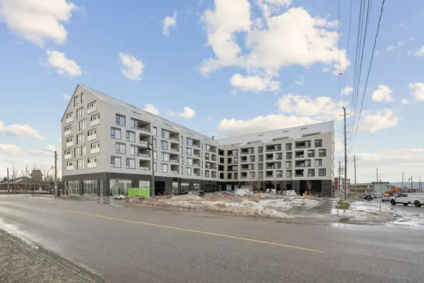 31 Huron ST S #415, Collingwood, ON L9Y 0E8