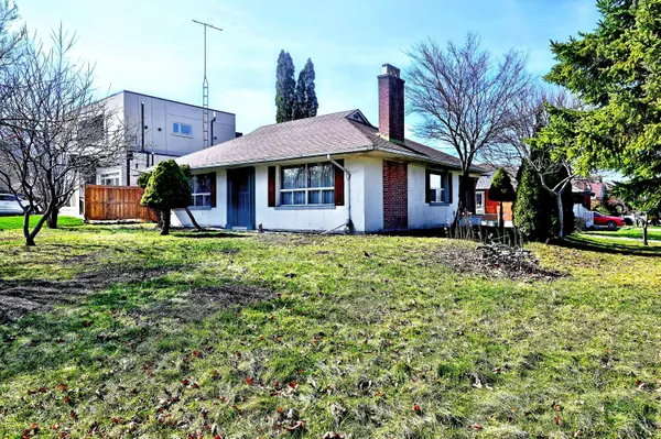 58 Harlow CRES, Toronto W10, ON M9V 2Y5