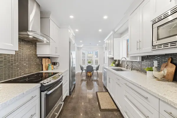 48 Evalene CT, Brampton, ON L6Z 3A5