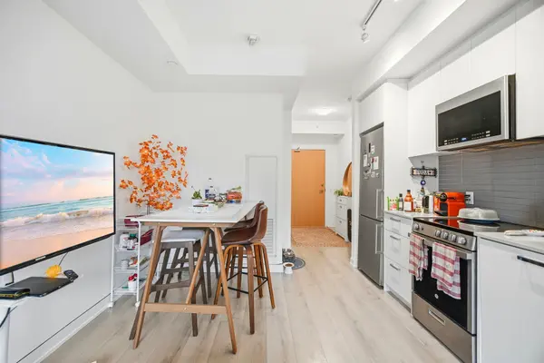 1787 St Clair AVE W #208, Toronto W03, ON M6N 0B7