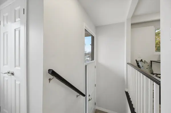 2344 Glastonbury RD, Burlington, ON L7P 3Y3