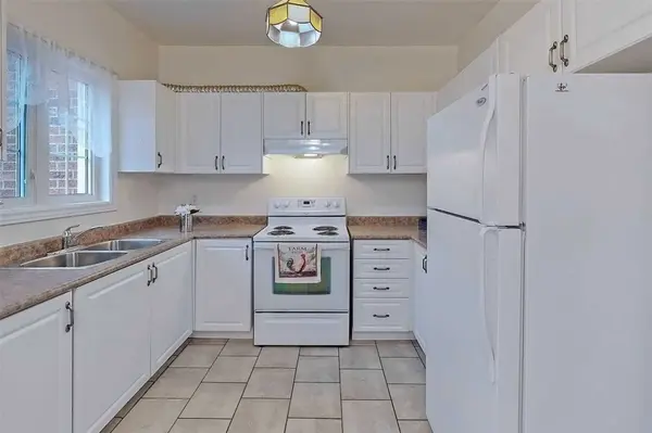 11 Joseph ST, Brampton, ON L6X 0J3