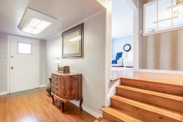 28 Bromley CRES, Brampton, ON L6T 1Z1