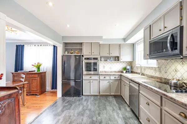 28 Bromley CRES, Brampton, ON L6T 1Z1