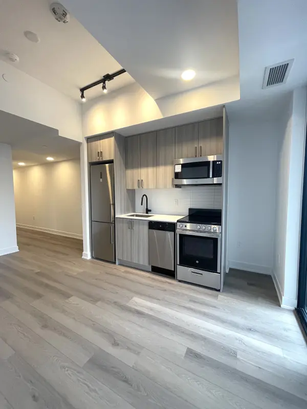 758 Dovercourt RD #608, Toronto W02, ON M6H 2X2