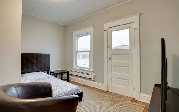 128 Geneva ST, St. Catharines, ON L2R 4N6