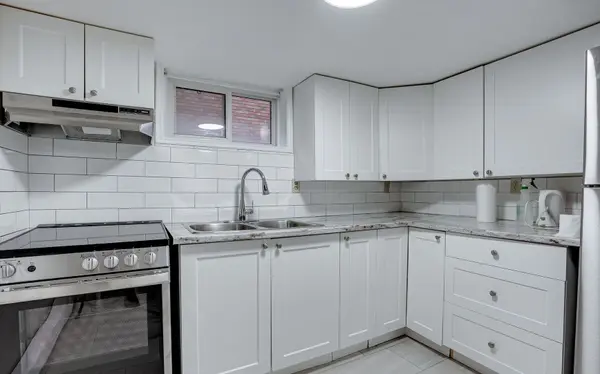 128 Geneva ST, St. Catharines, ON L2R 4N6