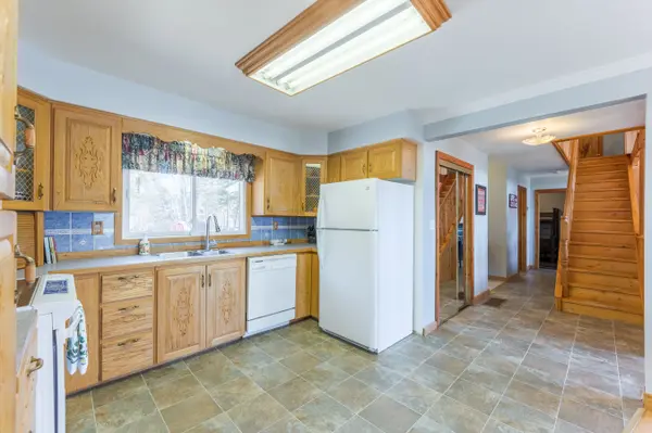 152A Paradise Landing RD, Hastings Highlands, ON K0L 2S0