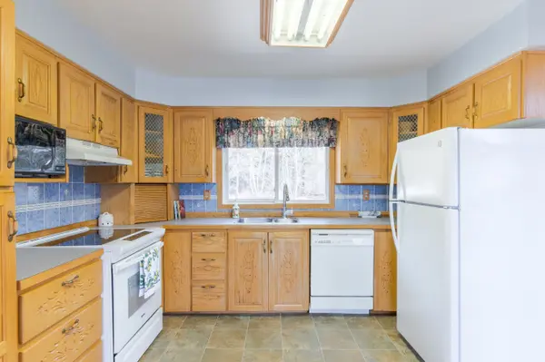 152A Paradise Landing RD, Hastings Highlands, ON K0L 2S0