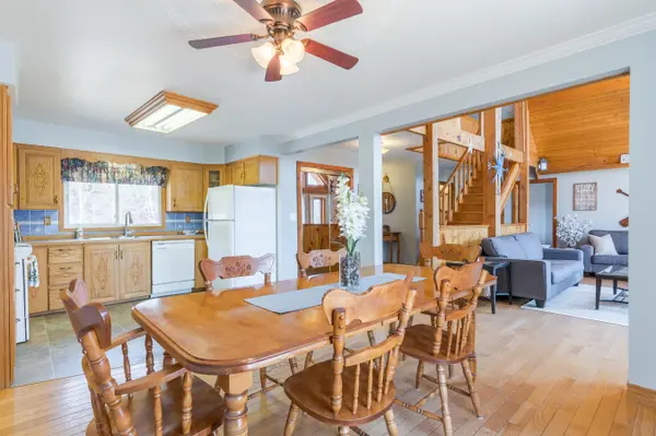 152A Paradise Landing RD, Hastings Highlands, ON K0L 2S0