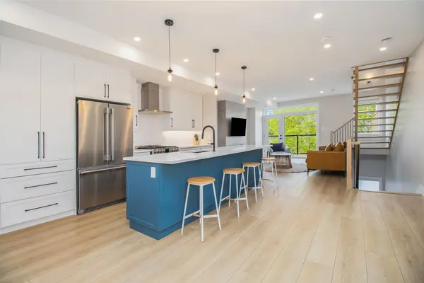 72 Armstrong ST #A, West Centre Town, ON K1Y 2V7