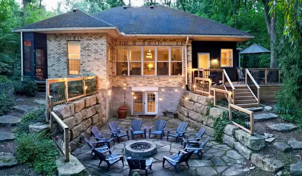 10240 Woodpark CT, Lambton Shores, ON N0M 1T0