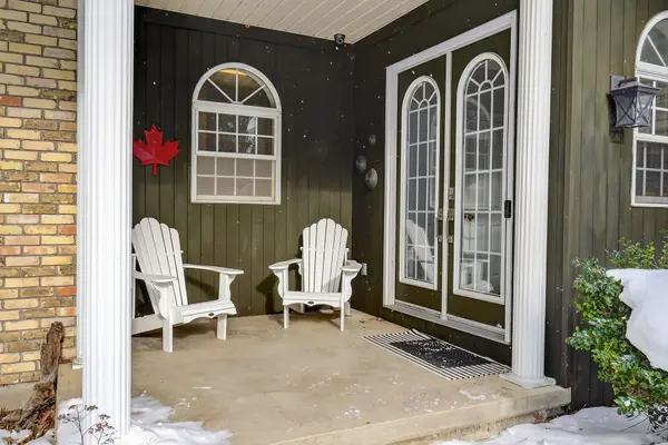 10240 Woodpark CT, Lambton Shores, ON N0M 1T0