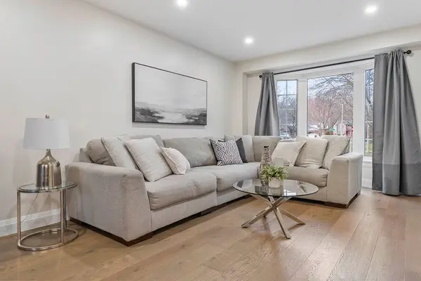 1 PARKWAY PL, Hamilton, ON L9H 6K3