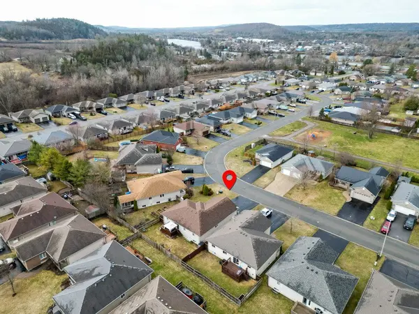 27 Forest Valley DR, Quinte West, ON K0K 2C0