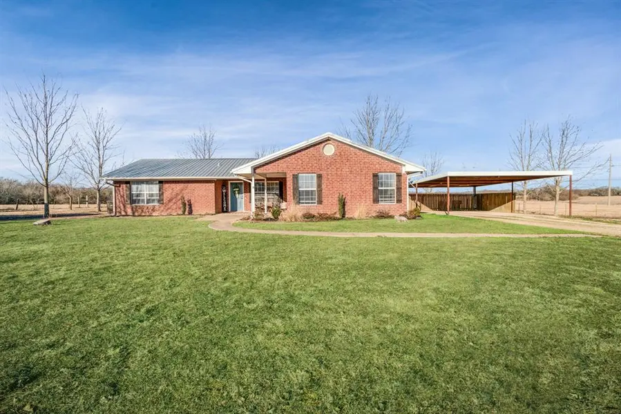 1034 COUNTY ROAD 23900, Brookston, TX 75421