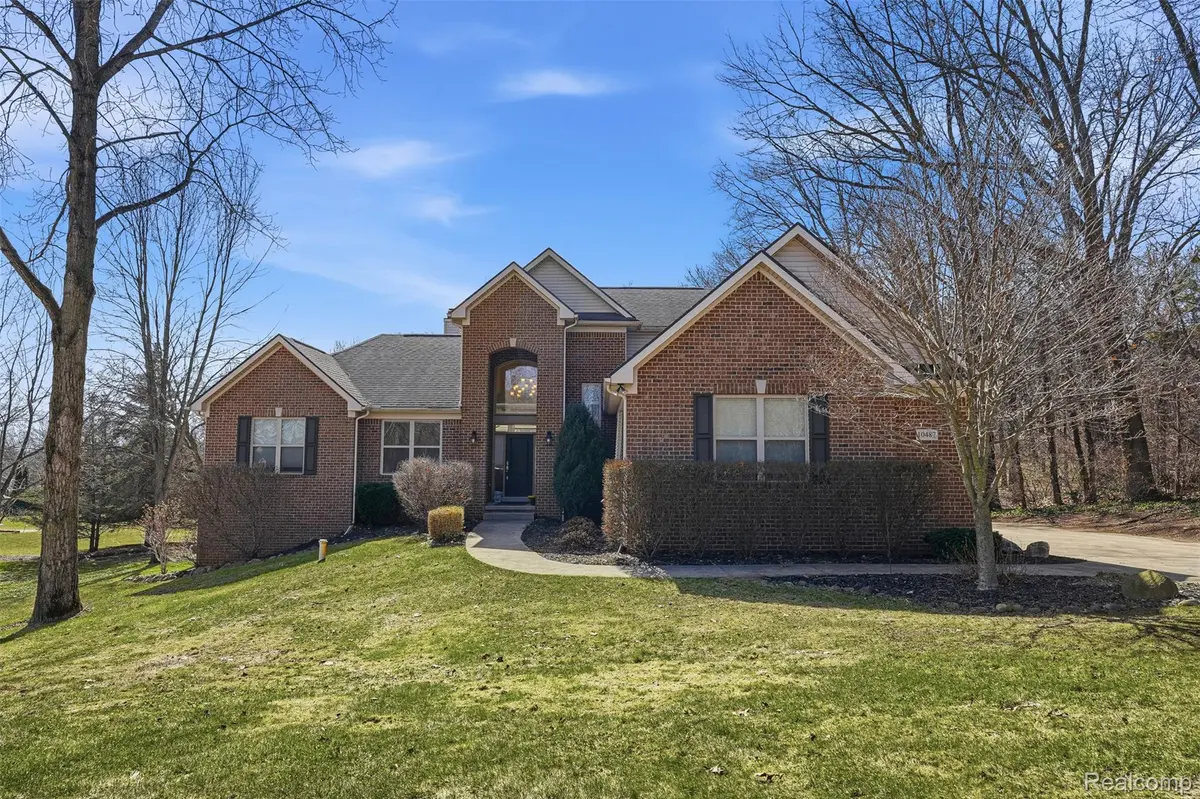 10487 Piedmont DR, Brighton Township, MI 48114