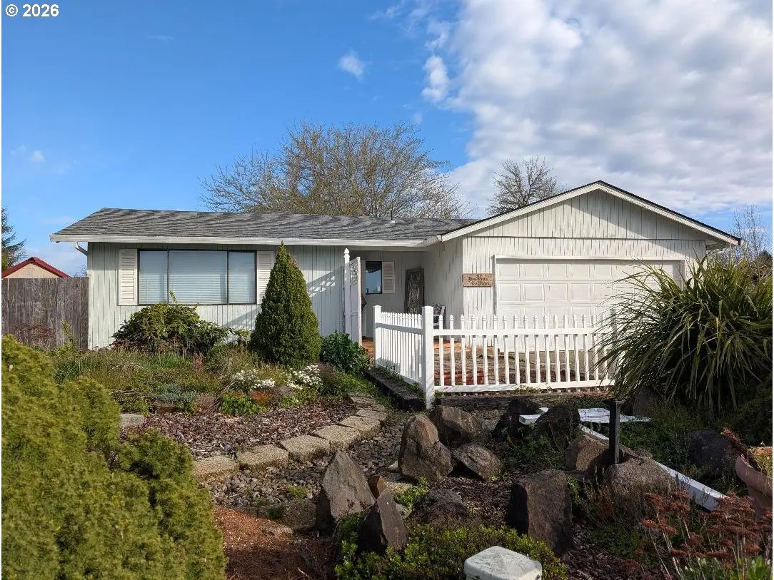 311 SW JASMINE CT, Mc Minnville, OR 97128