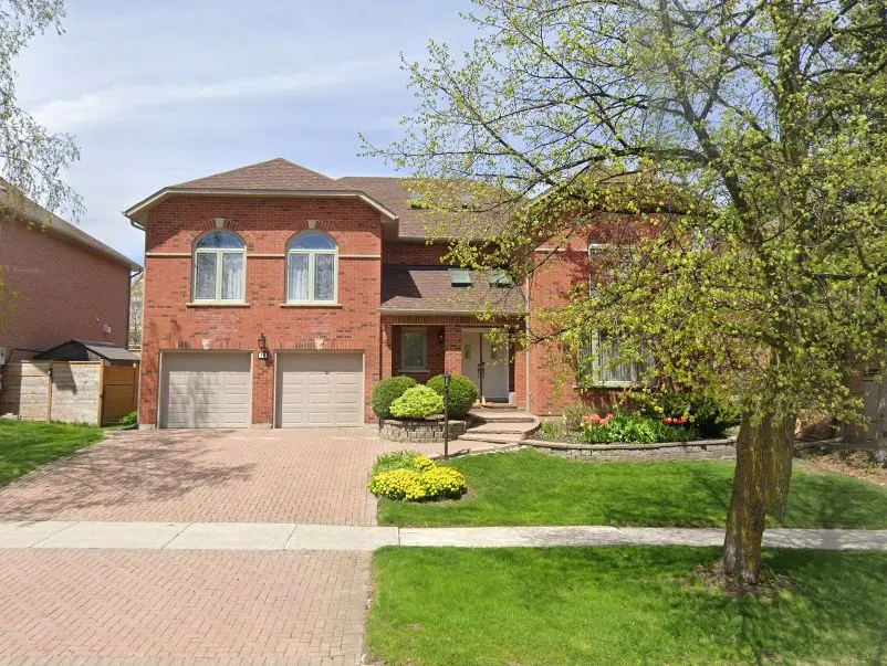 70 Timberline TRL, Aurora, ON L4G 6A3