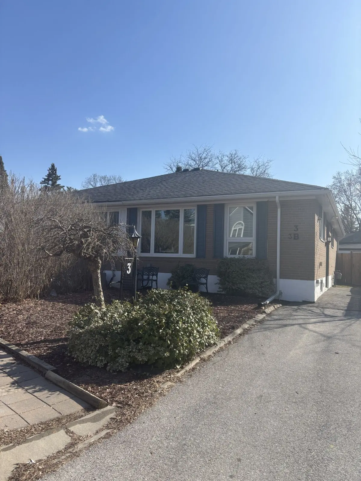3 Huron CT #Bsmt, Aurora, ON L4G 2X7