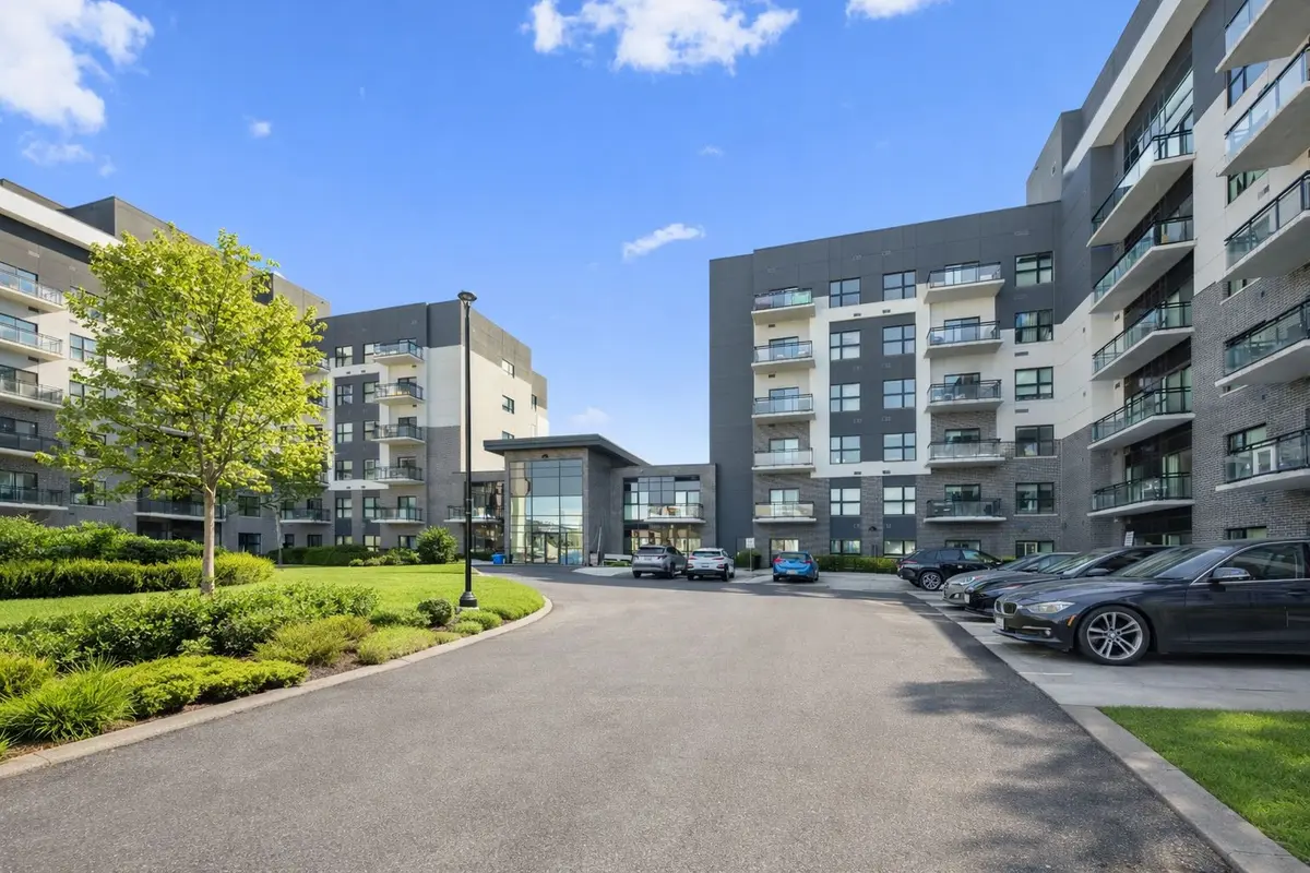 102 Grovewood Common #621, Oakville, ON L6H 0X2