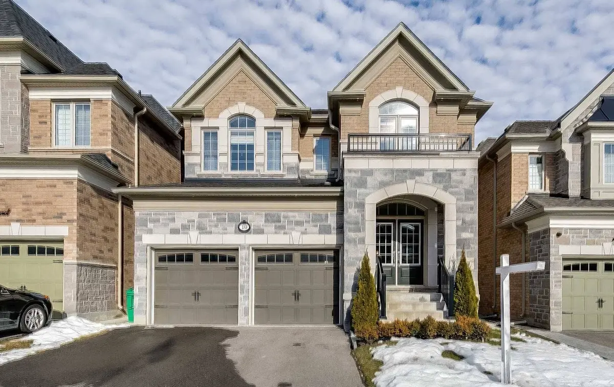 19 Dancing Waters RD, Brampton, ON L6Y 6B5