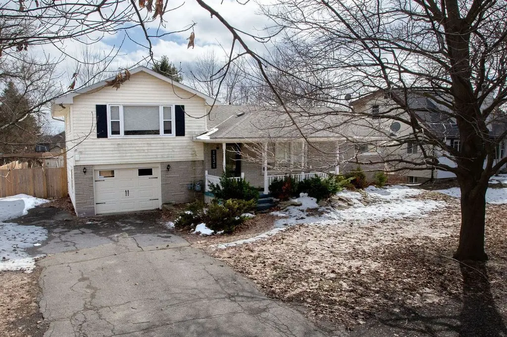 1231 Sunningdale RD E, London North, ON N5X 4B1