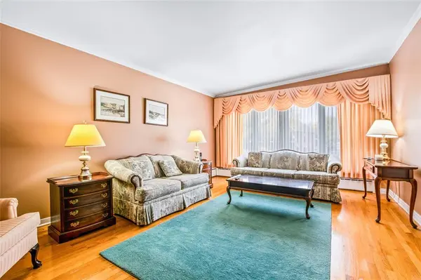 26 Ennis Avenue, St. John's, NL A1A 1Y8