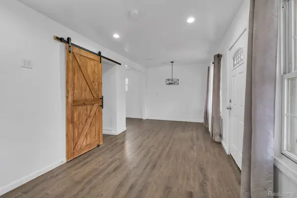 5943 Elmer ST, Detroit, MI 48210