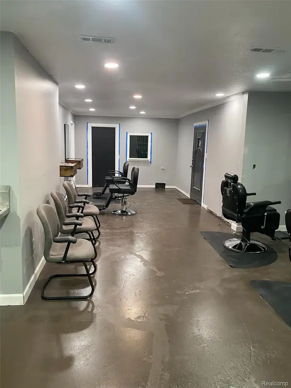 17306 W 7 Mile RD, Detroit, MI 48235