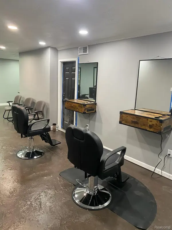 17306 W 7 Mile RD, Detroit, MI 48235