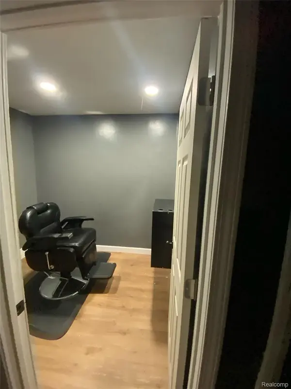 17306 W 7 Mile RD, Detroit, MI 48235