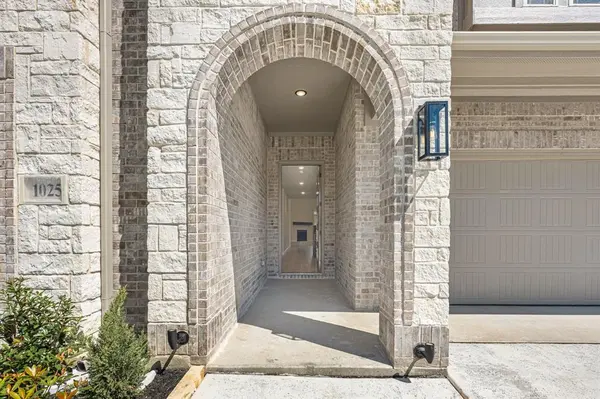 1025 Raptor Road, Alvarado, TX 76009