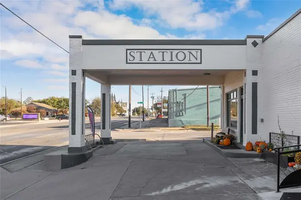 1017 Austin Avenue, Brownwood, TX 76801