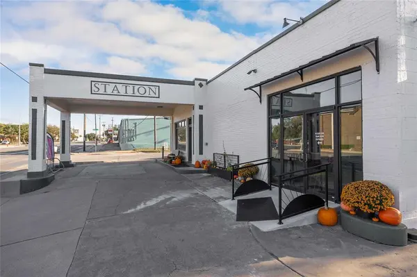 1017 Austin Avenue, Brownwood, TX 76801