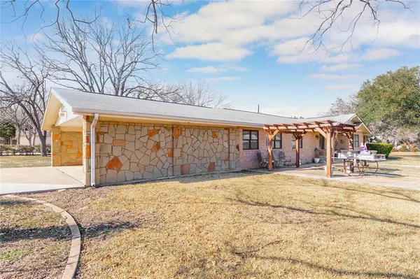 108 S Harkey Street, San Saba, TX 76877