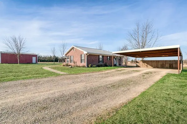 1034 COUNTY ROAD 23900, Brookston, TX 75421