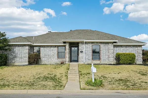 700 Blue Haze Drive, Fort Worth, TX 76108