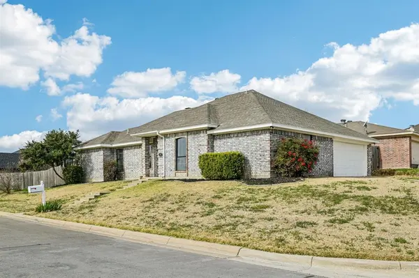 700 Blue Haze Drive, Fort Worth, TX 76108