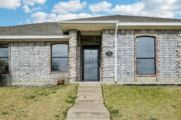 700 Blue Haze Drive, Fort Worth, TX 76108