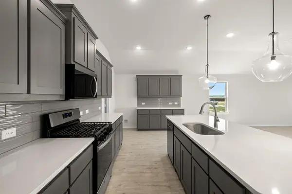 1912 Seminole Drive, Cleburne, TX 76033