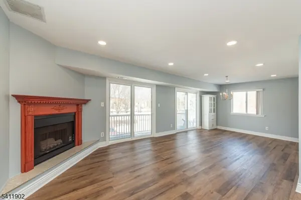 56 Woods Edge Dr, Roxbury Twp., NJ 07876