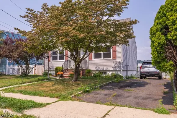 26 Edward Ct, Clifton City, NJ 07011