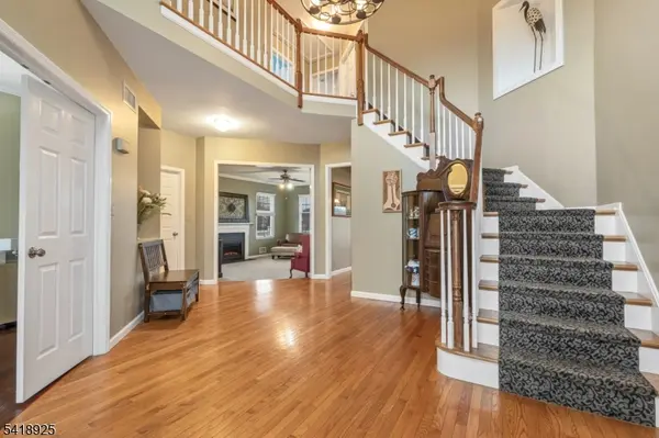 166 Preakness Cir, Branchburg Twp., NJ 08876