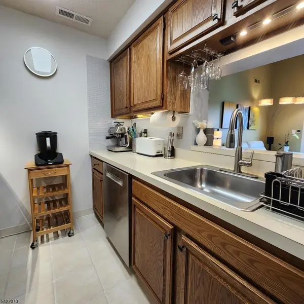 5321 Ravens Crest Dr, Plainsboro Twp., NJ 08536