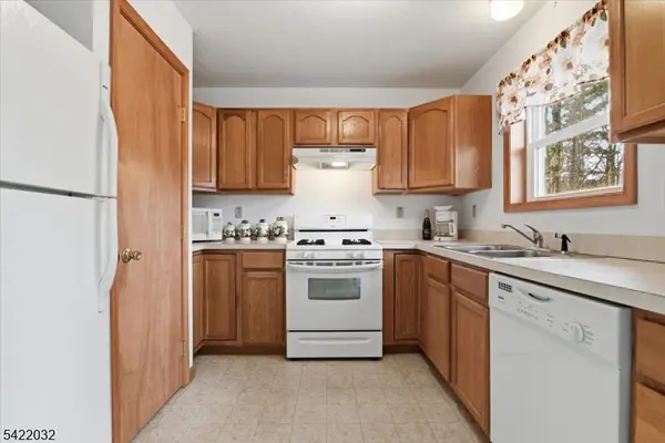 7225 Winnebago Dr, Pennsylvania, NJ 18347