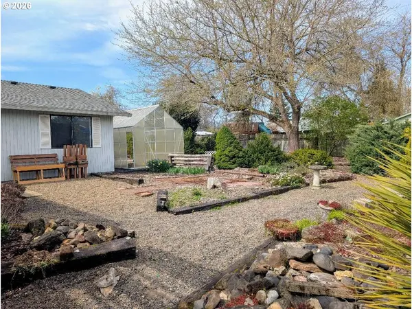 311 SW JASMINE CT, Mc Minnville, OR 97128