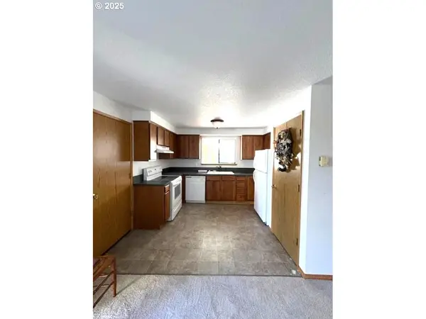 311 SW JASMINE CT, Mc Minnville, OR 97128